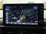 純正9インチHondaCONNECTナビ(LXM-242ZFNi)&バックカメラが装備されているので、普段の使い勝手もロングドライブも快適です。