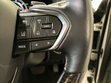 ミリ波レーダーとカメラを組み合わせたLEXUS Safety System。長距離の高速走行が快適になる、全車速追従型のレーダークルーズコントロールに対応しています。