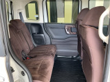 リアシートも広々としていて、座りやすいです。