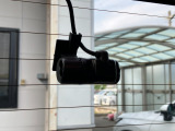 純正9インチインターナビ付きでフルセグ・DVD再生・Bluetoothなど付いてとても便利な車両です♪
