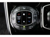運転席と助手席、それぞれ温度調節ができ、オールシーズン快適なオートエアコンとなっております!
