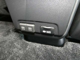 ノートパソコンなど家庭用電源の電化製品が100Wまで使用できます。