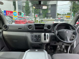 窓ガラスが大きく車両感覚も掴みやすいお車ですので安心してお乗りいただけます。