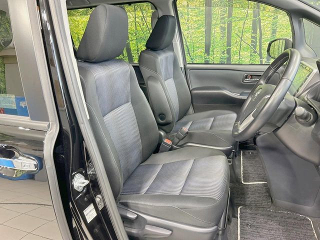 トヨタ ヴォクシー 2.0 ZS 煌II の中古車詳細 (67,088km, ブラック