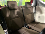床下収納式のサードシートです。座席部分をコンパクトに収納でき、広大な荷室スペースとしてお使いいただけます!乗車人数や荷物の量など利用シーンに合わせて3列目を有効活用でき、とっても便利♪