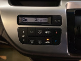 オートエアコンで、毎日のドライブを快適に。温度、風量を自動で調整し、理想的な車内環境を提供します。
