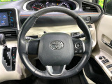 【純正革巻きステアリング】上質な革を使用することで、手にしっかり馴染みとても運転しやすいハンドルです♪