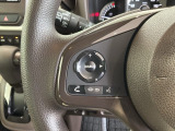 ステアリングにオーディオ操作スイッチが付いています。オーディオ画面に直接タッチしなくても操作が出来ますので、運転に集中できます。