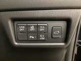 各種機能の切替スイッチは運転席パネル下に集約されています。任意で切り替え可能なため状況に合わせてお使いください。