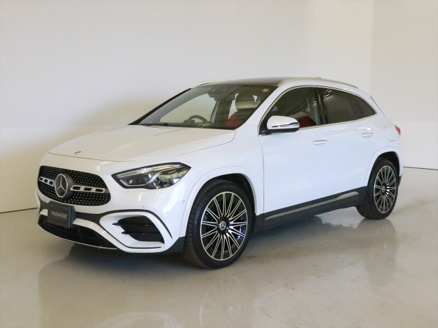 GLAクラス GLA200d 4マチック AMGラインパッケージ 4WD