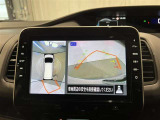 【バックモニター】駐車時に後方がリアルタイム映像で確認できます。大型商業施設や立体駐車場での駐車時や、夜間のバック時に大活躍?