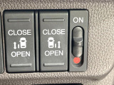 【両側パワースライドドア】スマートキーや運転席のスイッチで後席両側スライドドアの開閉が可能♪電動だから力を入れてドアを開ける必要が無く、小さなお子様でも簡単に開け閉めでき快適です♪