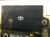 【メーカー純正10.5インチナビ】インテリアに溶け込むスタイリッシュな「専用設計」メーカーナビを装備♪視認性や操作性など基本性能にも優れ、より上質なカーライフをお楽しみいただけます。