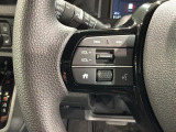 ステアリングにオーディオ操作スイッチが付いています。オーディオ画面に直接タッチしなくても操作が出来ますので、運転に集中できます。