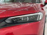 LEDヘッドライトは、点灯の瞬間から最大光量を発揮し、突然暗くなるトンネルなどでの安定感を高めます。