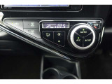 ★エアコンはオートタイプが装着済みです!オートモードにしておけば、車内温度を設定するだけで風の料や吹き出し口の切り替えを機械が行ってくれます!一年中快適な環境を作れますよ♪