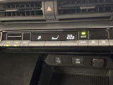 オートエアコンは温度を設定するだけで、自動で風量などを設定してくれます。運転しながら操作も必要ないので、安全性も向上します。