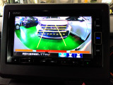 バックカメラの画像です。ガイドラインがスムースな車庫入れをサポートいたします。車庫入れの安心感がアップしますね。