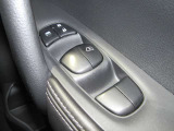 全席パワーウインドウ★運転席はワンタッチで開閉可能です♪