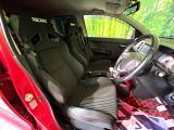 運転席シート廻りは使用感も少なく、良好な状態となっています。丁寧に使われていたことがよくわかりますね。