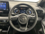3本スポークステアリング!ステアリングスイッチ付!音量調整やメーター内インフォメーションディスプレイ操作、全車速追従機能レーダークルーズコントロール操作などが可能!