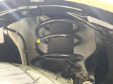 お車を安心してお乗りいただく為には、足回りの定期点検が欠かせません。サービスサポート(有償保証)では無料点検もご提供しており、安心のカーライフをお過ごしいただけるサポート体制が整っています。