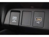 USBオーディオ用ソケットがついていますので携帯電話などを接続すれば音楽等の再生が可能です!