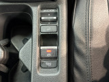 電子パーキングに加えてブレーキホールドシステムを装備しておりますので、信号待ちや踏み切り待ちでもブレーキを踏まずに停止できます!発進する際はアクセルを踏むだけですので渋滞時などはかなり楽ですね!