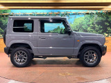 高透明度のガラス皮膜で撥水はもちろん、上質なツヤ・光沢を実現。紫外線や酸性雨から大切な愛車を保護し、色あせ・劣化を防止。「弾スプラッシュコート」、「弾プリミッサコート」からお選びいただけます。