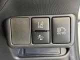 【プリクラッシュセーフティ】前方の車両等を検知し、衝突しそうな時は警報で注意を促し、ブレーキを踏む力をサポート。ブレーキを踏めなかった場合は衝突被害軽減ブレーキが作動、衝突回避をサポートします。