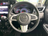 インテリアに合わせたデザインのステアリングは、運転される方のことも考え、運転しやすい形状、大きさです。是非一度、実際に触ってお確かめください。
