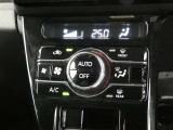 オートエアコンは、常にお好みの温度に調整ができ車内を快適な空間に保ってくれます。