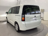 走り去る後ろ姿が、記憶にそっと残る。過度な主張を抑えた整ったラインは、見るたびに凛とした安心感を与えてくれます。