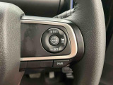 【アダプティブクルーズコントロール】 走行中に先行車の様子を検知しながら、設定した速度の範囲内で先行車との距離のキープを支援!疲れにくく、長距離運転中の渋滞なども快適に運転できます。