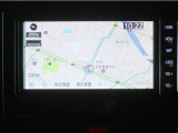 視認性に優れたナビゲーションを装備。現在地が分かりやすく、初めての場所でも安心してドライブ出来ます。日常使いから遠出まで、頼れる装備です。