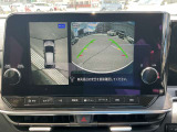 アラウンドビューモニター。上空から見下ろしたような映像が映し出されるので、駐車をスムースに行えます。