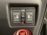 リアドアは乗り降りに便利な両側電動スライドドアです。また運転席に座っていながらスイッチ操作で自在にスライドドアを開け閉めできます。