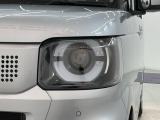 LEDヘッドライトは、点灯の瞬間から最大光量を発揮し、突然暗くなるトンネルなどでの安定感を高めます。