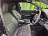 運転席シート廻りは使用感も少なく、良好な状態となっています。前オーナー様が丁寧に使っていたことがよくわかりますね。
