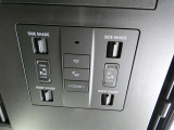 おもてなし集中スイッチ。ルーフカラーイルミネーションやムーンルーフ電動シェードなどが操作できます。