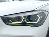 ●LEDヘッドライト:夜間走行時も良好な視界を確保し安心して運転できる高輝度LEDヘッドライトを装備!点灯速度が早く、消費電力も抑えられています。