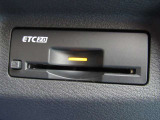 音声案内タイプETC2.0装備☆ビルトインタイプのETCですので、インテリアの邪魔をしません!ETCがあれば、キャッシュレスで料金所をノンストップで通過できます。