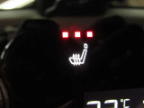 運転席と助手席に加え、後部座席にもシートヒーターを装備しています。冬場は必需品です!