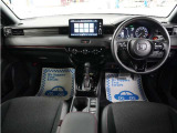 運転にかかわる様々な操作を安全に行えるように視点移動が少なく、操作性に配慮されたスイッチ類が凝縮されたコクピットです。