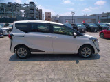 両側パワースライドドア付きだから、狭い駐車スペースなどでの 乗り降りラクラク!小さなお子さまのいるご家庭には嬉しい装備。