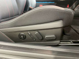メモリー機能付電動シートを運転席に装備しております。