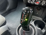 車両の詳細、ご質問につきましては、弊社営業スタッフまでお気軽にご連絡下さいませ。遠方のお客様には実車の詳細画像送信も承ります。お客様からのお問合せをお待ち致しております。