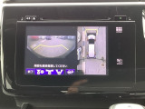 フロントカメラ装備です。運転席から見づらいバンパー下部を映します。