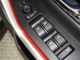 電動格納式ドアミラー・パワーウインドウを装備しています。