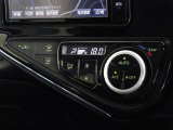 車内を快適に、オートエアコンを装備しています。